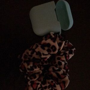 Airpod case with Scrunchie